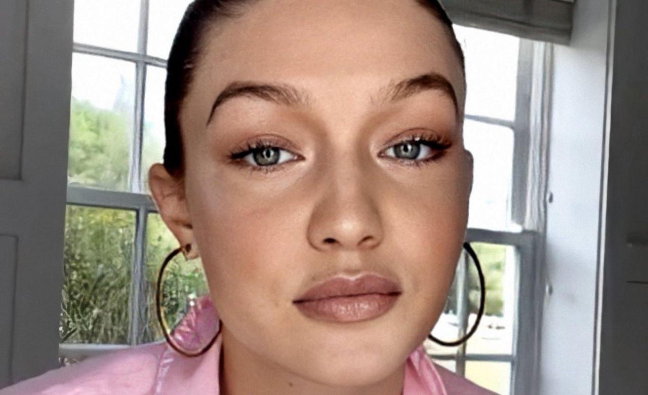 3 Celebrity Secrets for Looking Great on A Zoom Video Call - Celebuffet